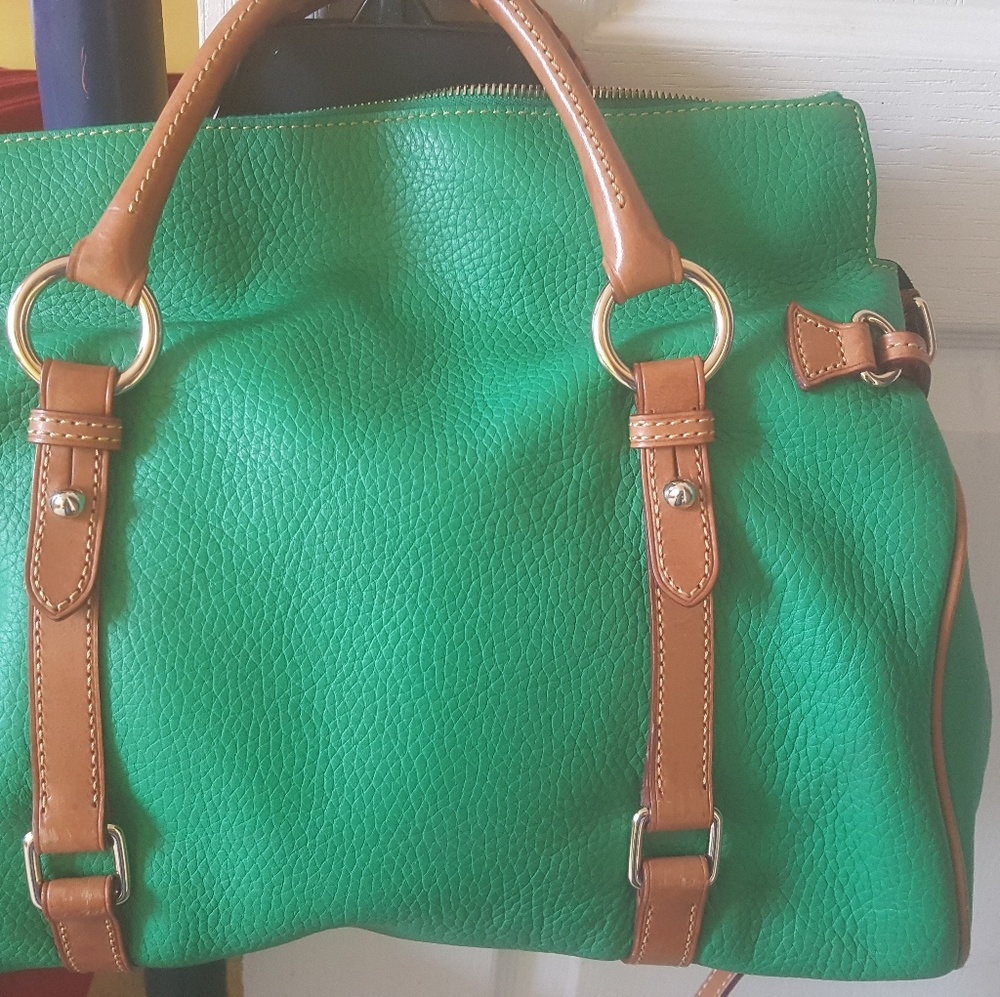 Lightly used medium dooney&bourke bag